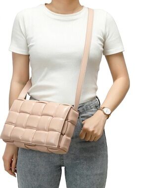 Full-Grain Woven Lambskin Leather Puffy Bag Quilted Crossbody Bag in Blush Pink